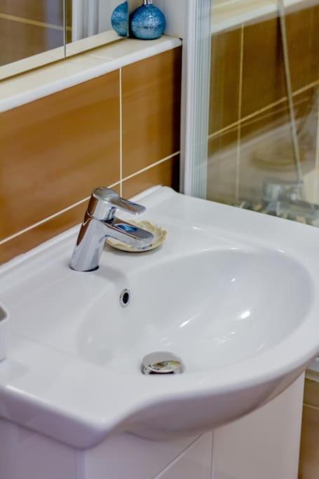 2br Corvin Terrace W Ac By Nw Budapest