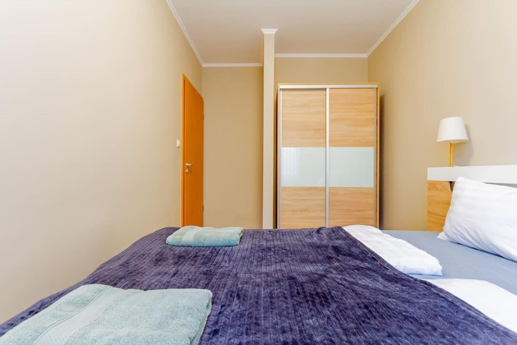 2br Corvin Terrace W Ac By Nw Apartment *