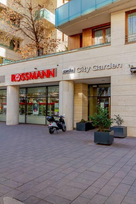 2br Corvin Terrace W Ac By Nw Budapest